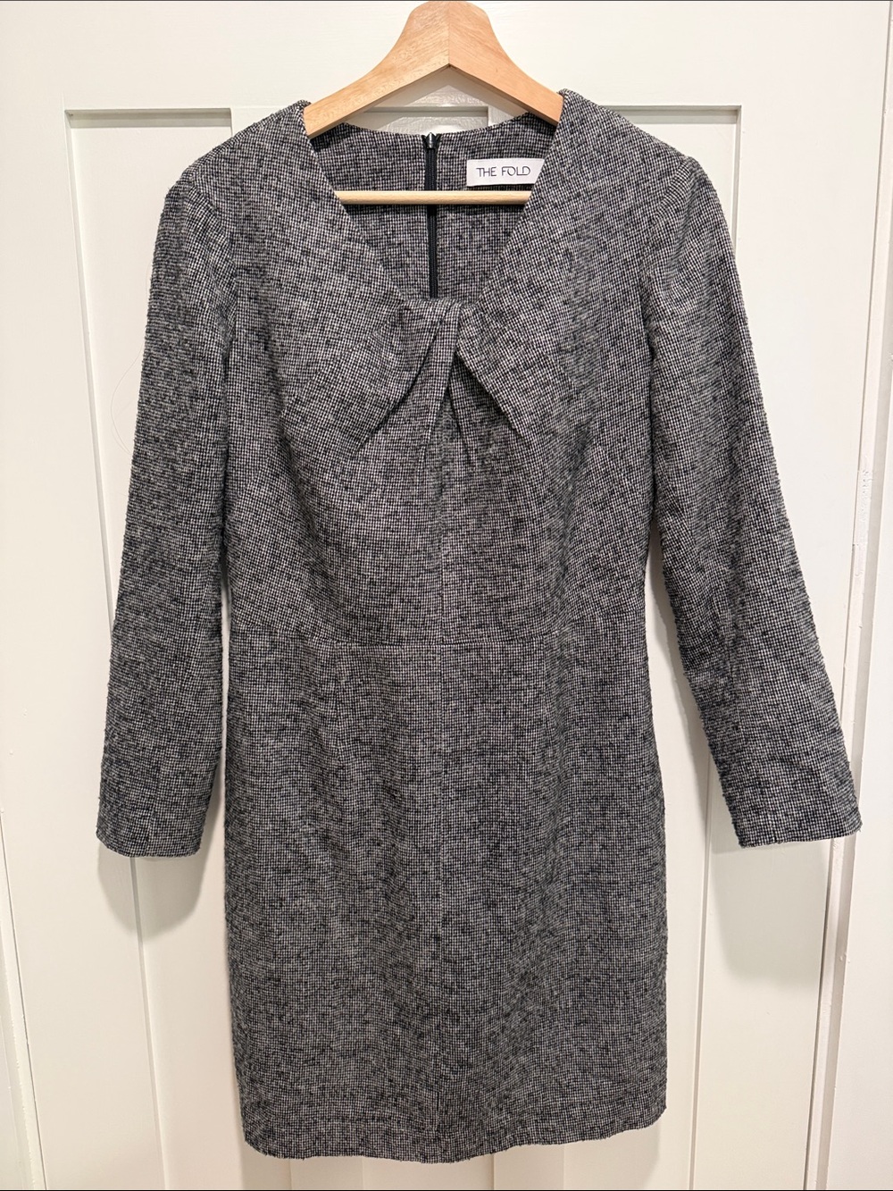 The Fold London women’s fully lined houndstooth gray dress - U.S. size 4